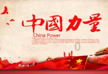 Minimal新手机通过电子墨水显示屏和真正的键盘回归基础